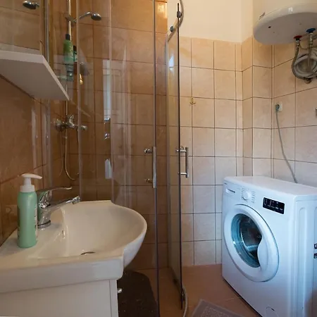 Oleander Apartment *