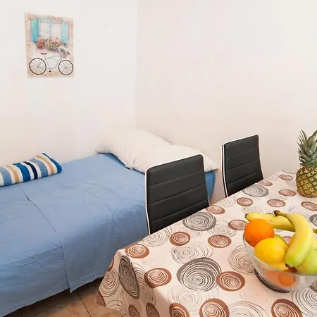 Oleander Apartment *